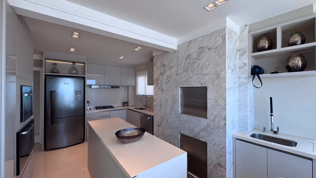 Apartamento 4 suítes em Meia Praia — Meia Praia, Itapema