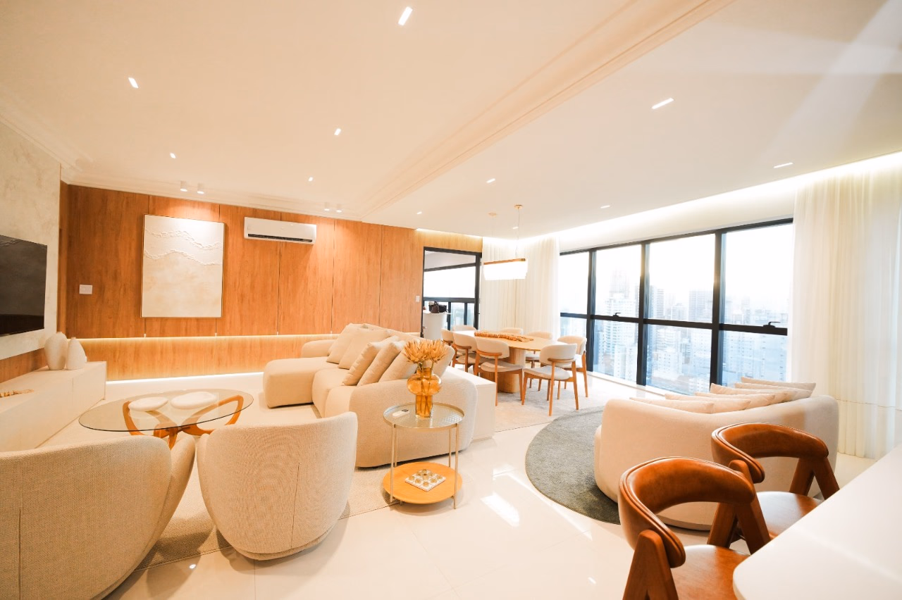 Apartamento 4 suítes em Meia Praia — Meia Praia, Itapema