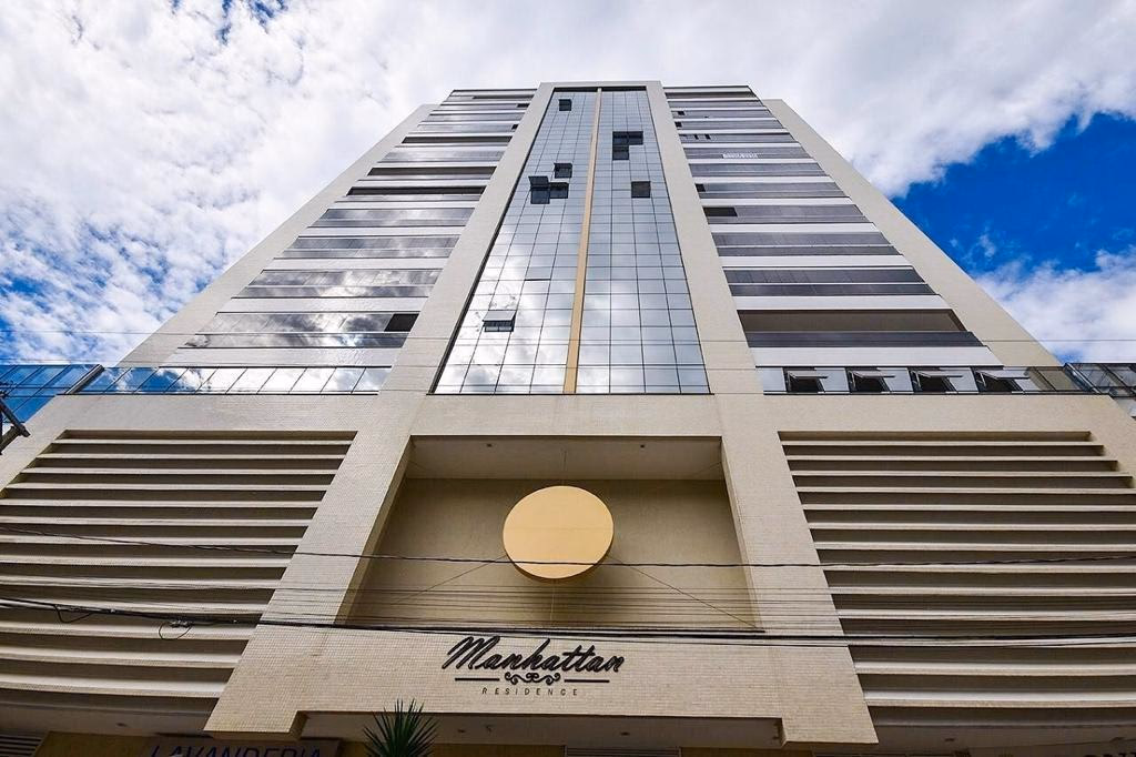 Manhattan Residencial — Meia Praia