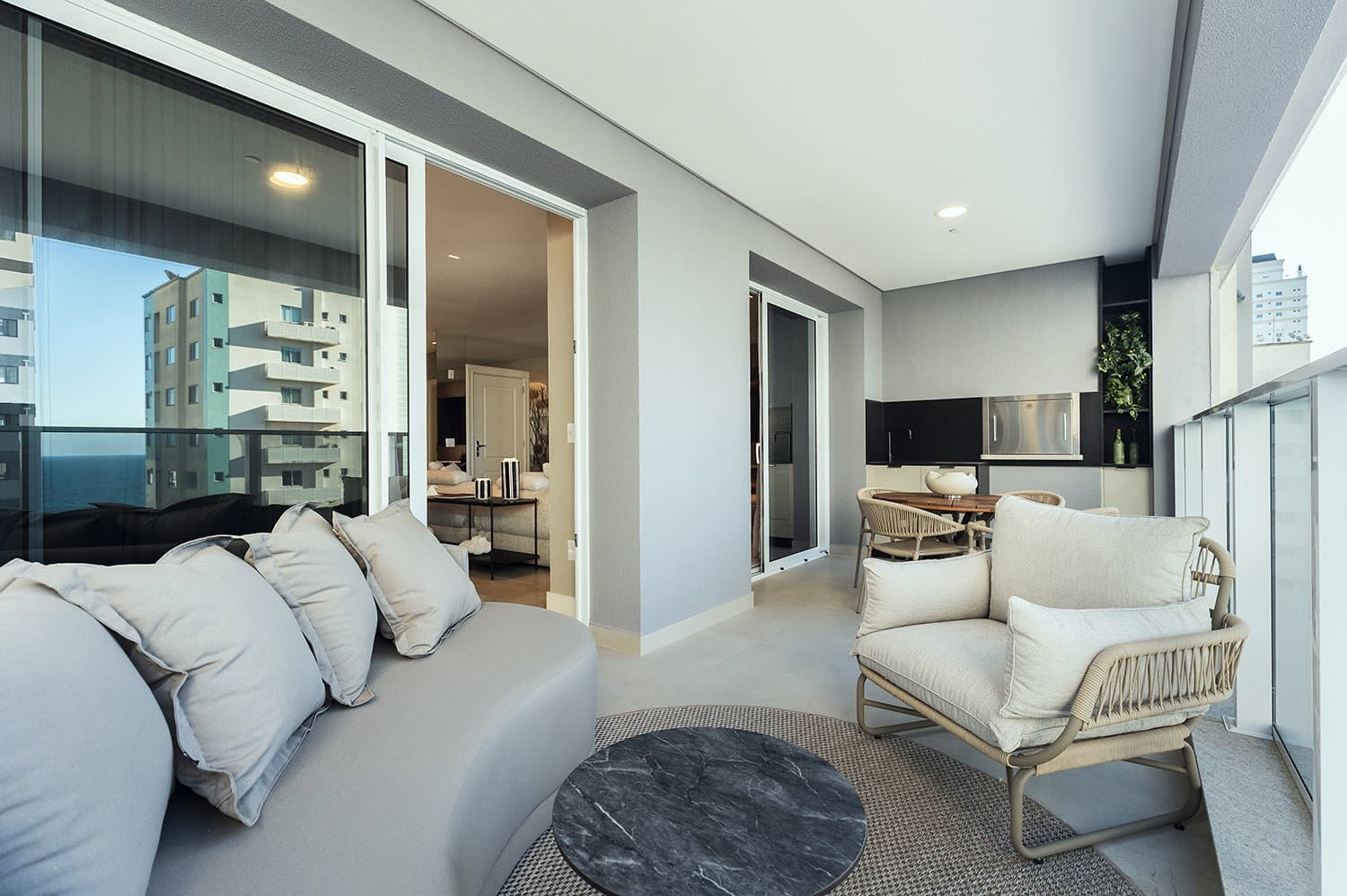 Apartamento 4 suítes em  — , 