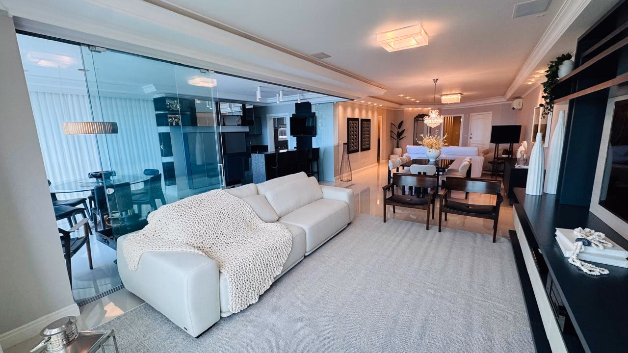 Apartamento 4 suítes em Meia Praia — Meia Praia, Itapema