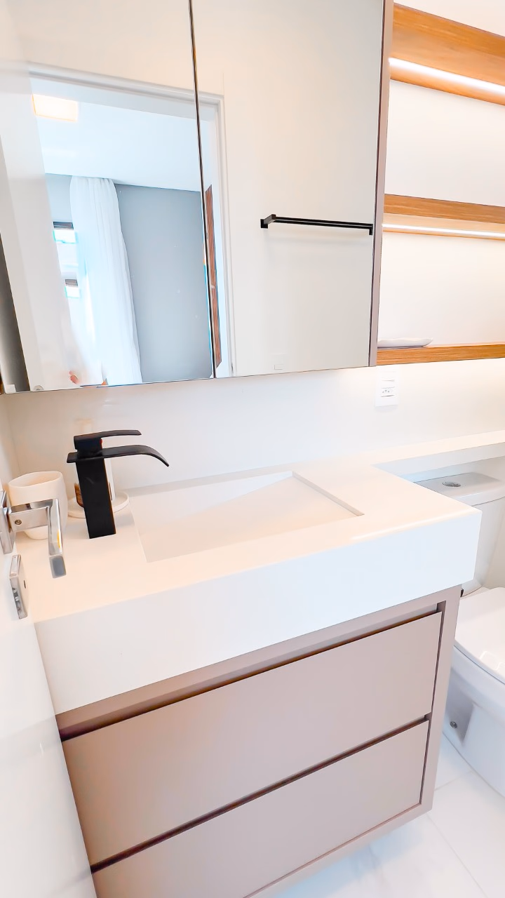 Apartamento 3 suítes em Meia Praia — Meia Praia, Itapema