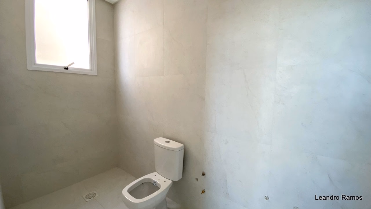 Apartamento 4 suítes em Meia Praia — Meia Praia, Itapema