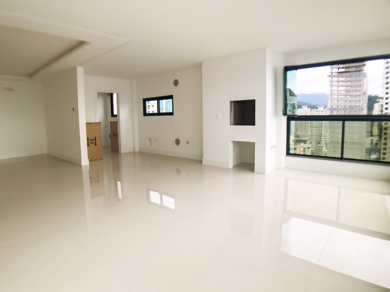Apartamento 4 suítes em Meia Praia — Meia Praia, Itapema