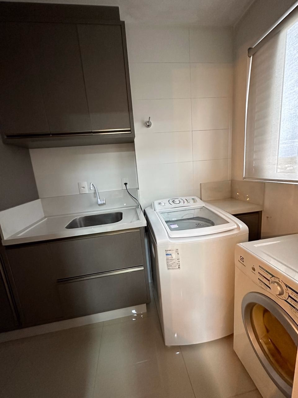 Apartamento 3 suítes em Meia Praia — Meia Praia, Itapema