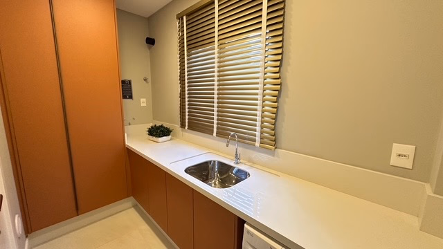 Apartamento 3 suítes em Meia Praia — Meia Praia, Itapema