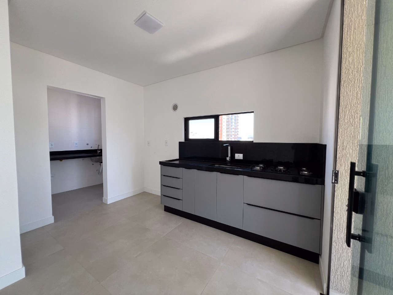 Apartamento 3 suítes em Meia Praia — Meia Praia, Itapema