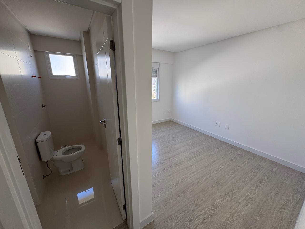 Apartamento 4 suítes em Meia Praia — Meia Praia, Itapema