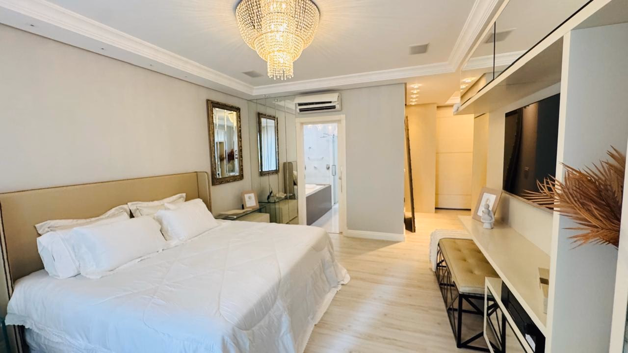 Apartamento 4 suítes em Meia Praia — Meia Praia, Itapema