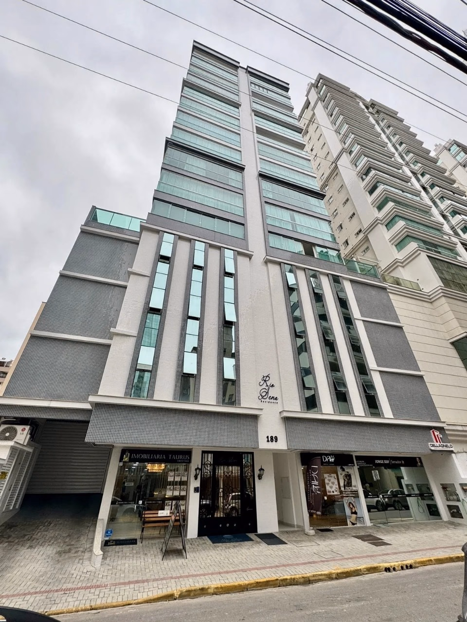 Rio Sena Residence — Meia Praia