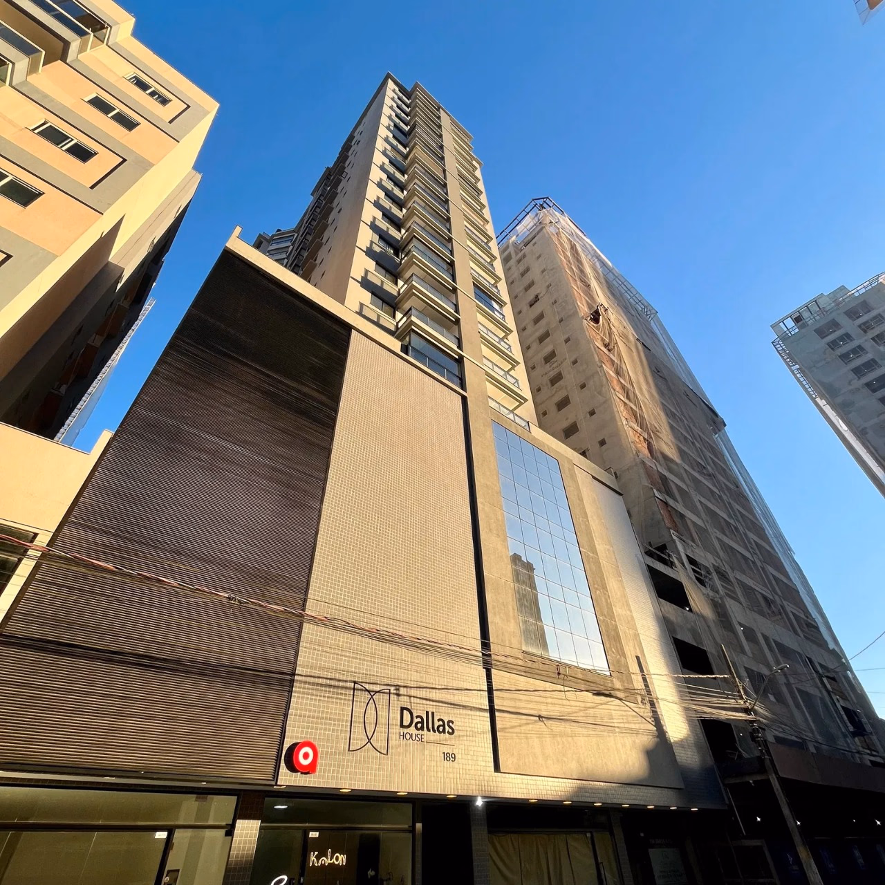 Dallas House Residence - Rua 410, Bairro Morretes, Itapema - SC (2)