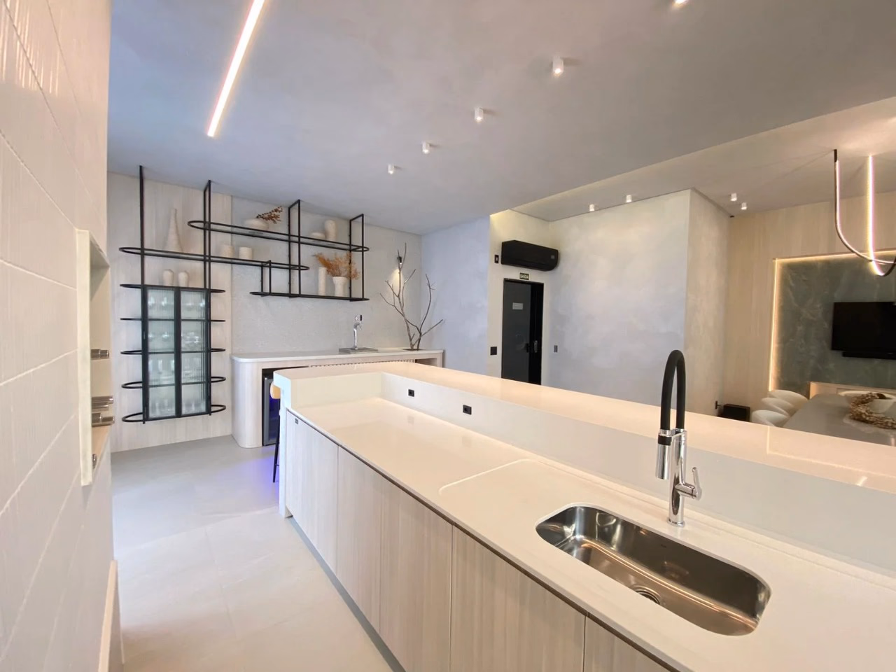 Residencial Avant Garde - Rua 305, Bairro Meia Praia, Itapema - SC (4)
