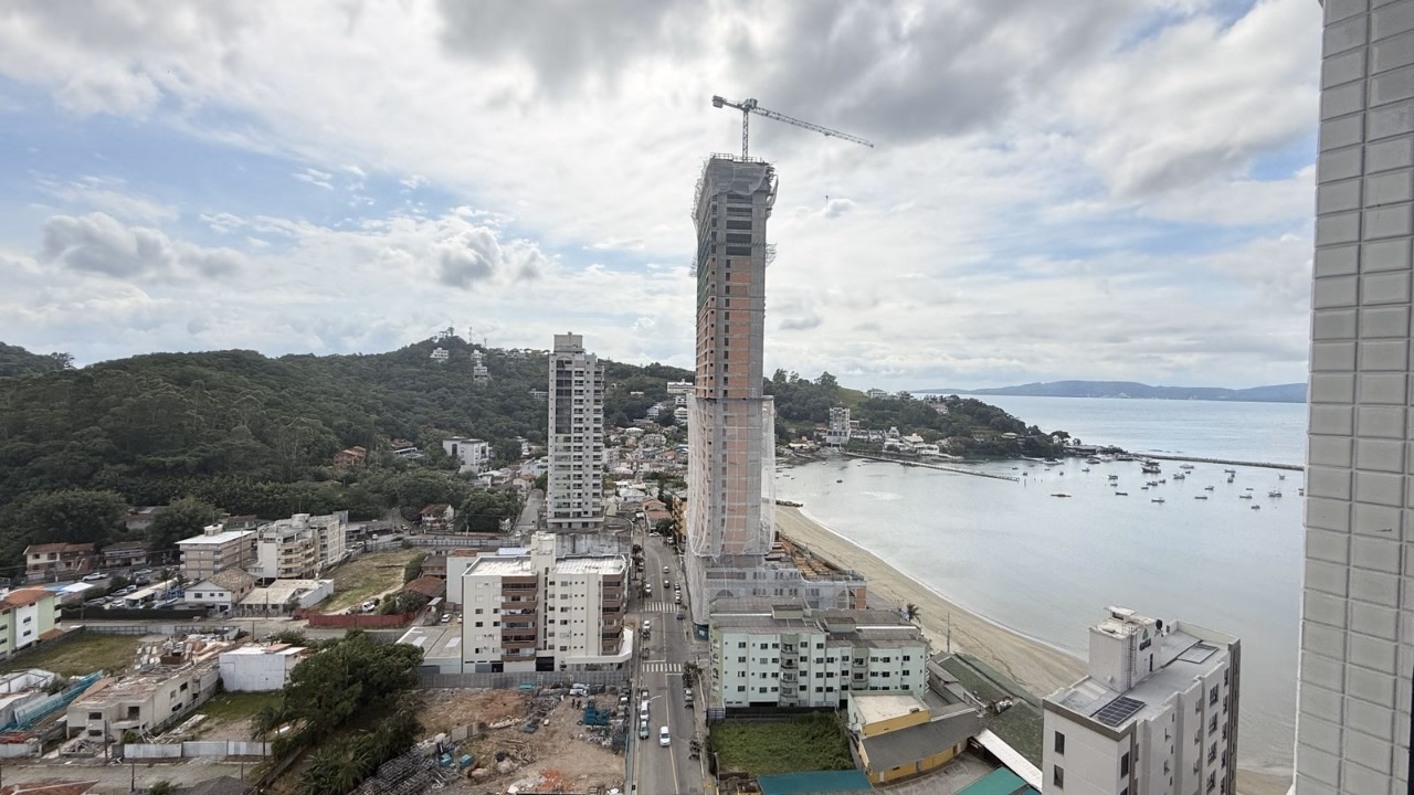 Apartamento 4 suítes em Centro — Centro, Itapema