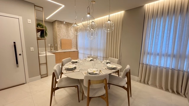 Apartamento 3 suítes em Meia Praia — Meia Praia
