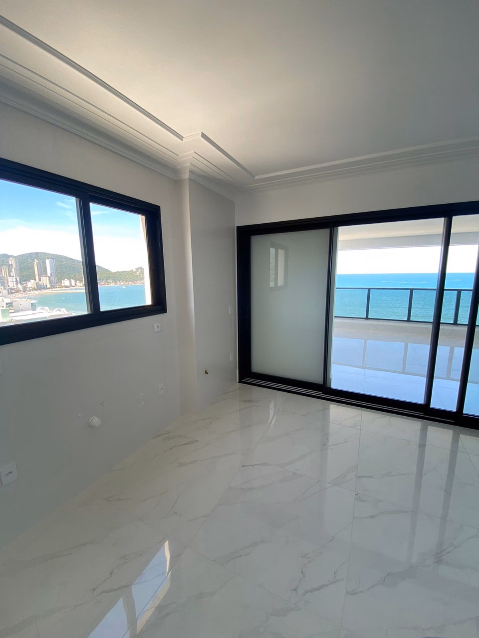 Apartamento 4 suítes em Centro — Centro, Itapema