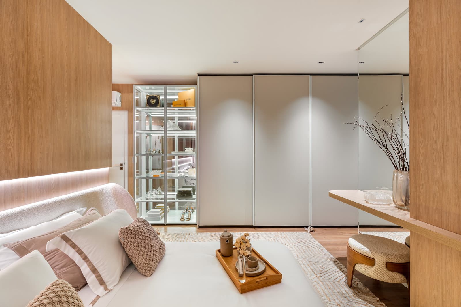 Apartamento 4 suítes em Meia Praia — Meia Praia, Itapema