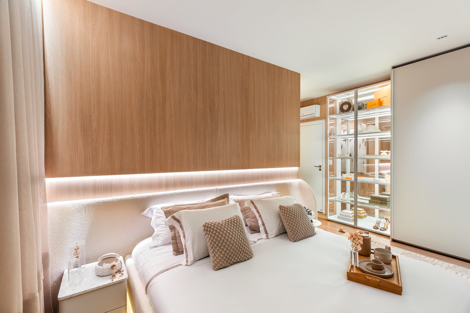 Apartamento 4 suítes em Meia Praia — Meia Praia, Itapema