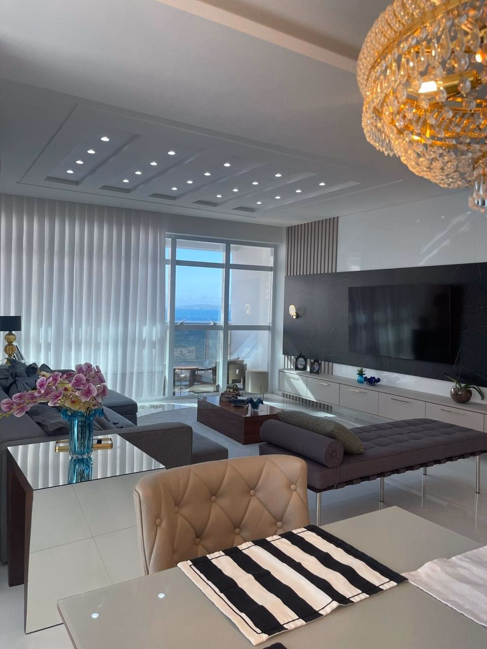 Apartamento 4 suítes em Meia Praia — Meia Praia, Itapema