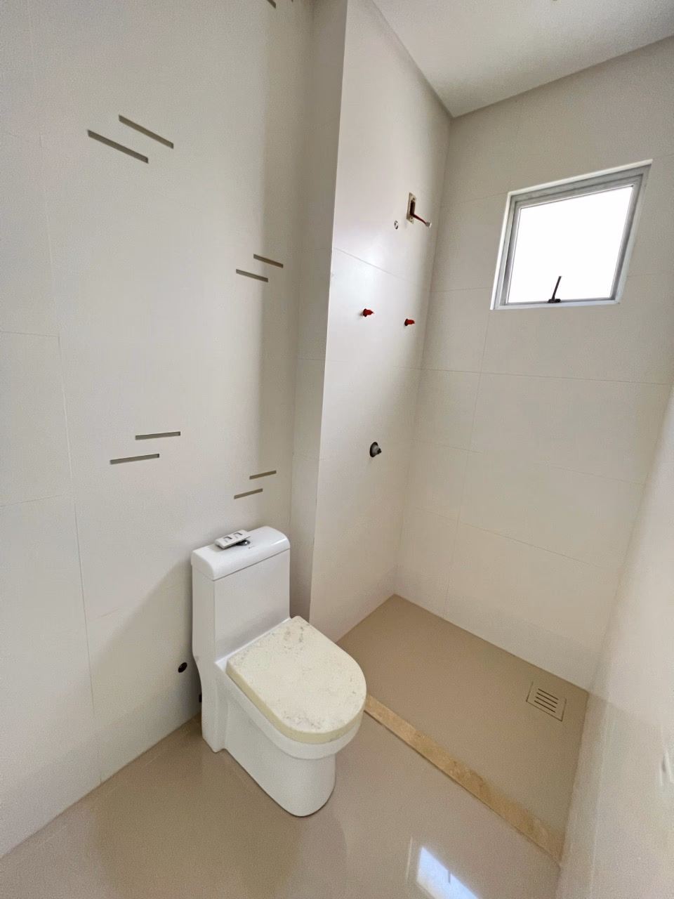 Apartamento 4 suítes em Meia Praia — Meia Praia, Itapema