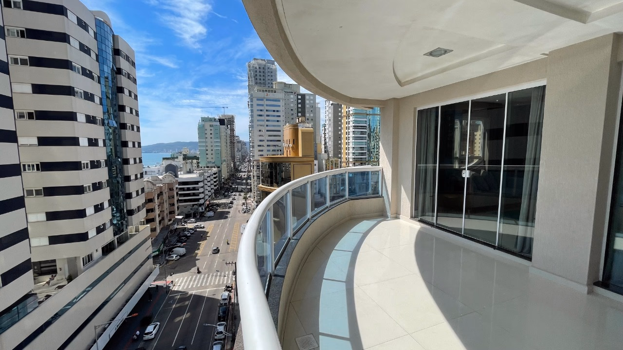 Apartamento 4 suítes em Meia Praia — Meia Praia, Itapema