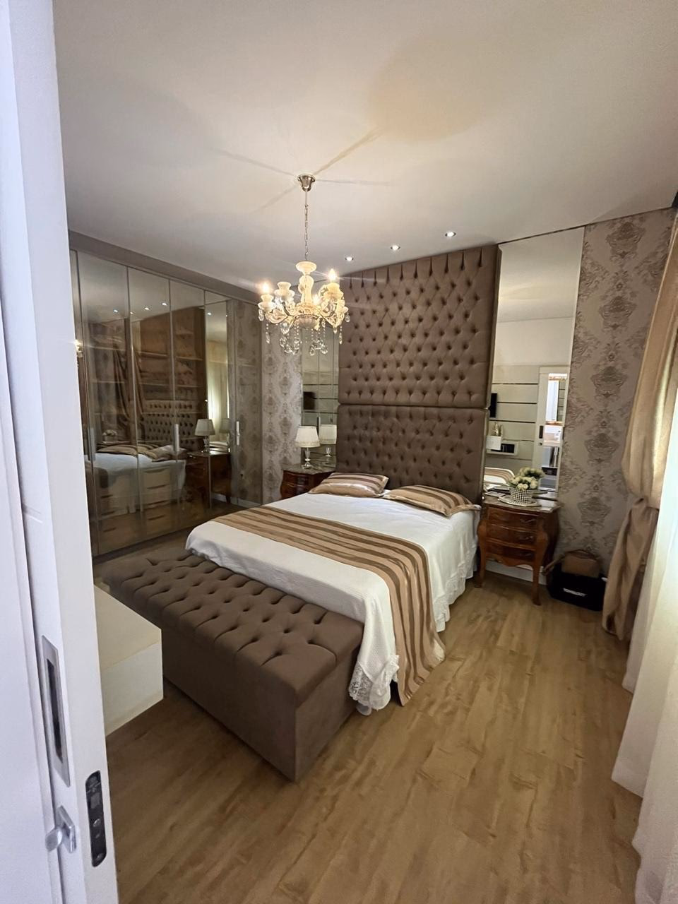 Apartamento 4 suítes em Meia Praia — Meia Praia, Itapema