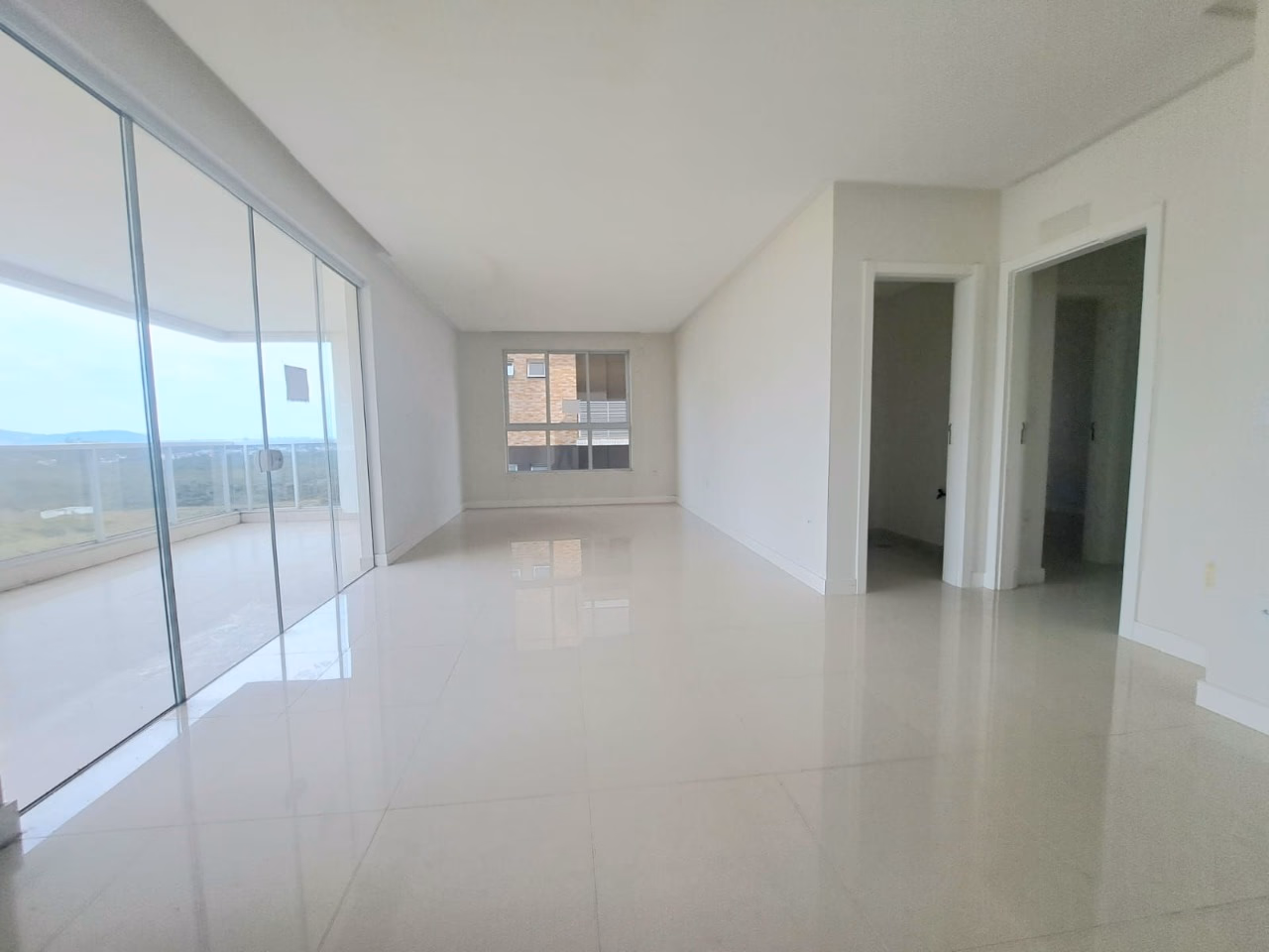 Apartamento 3 suítes em Meia Praia — Meia Praia, Itapema