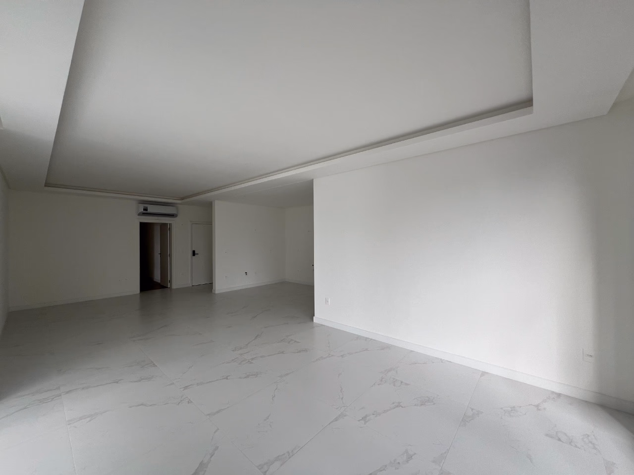 Apartamento 4 suítes em Meia Praia — Meia Praia, Itapema