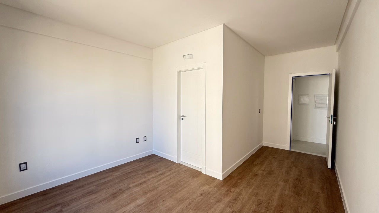 Apartamento 3 suítes em Meia Praia — Meia Praia, Itapema