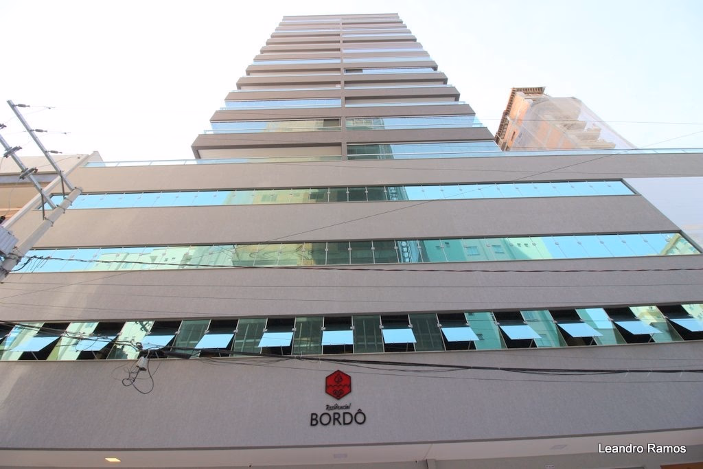 Bordô Residencial — Meia Praia