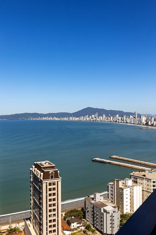 Apartamento 3 suítes em Meia Praia — Meia Praia, Itapema