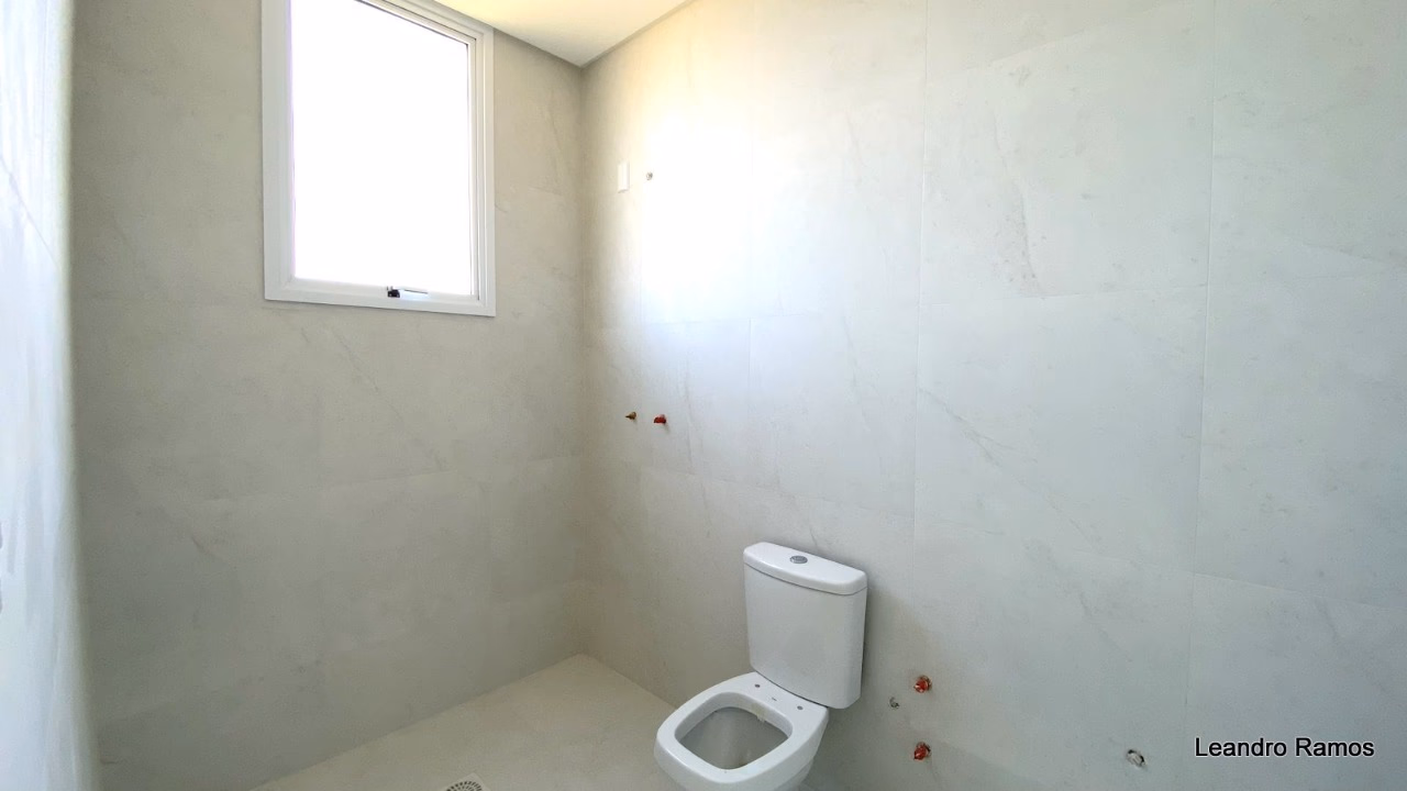 Apartamento 4 suítes em Meia Praia — Meia Praia, Itapema