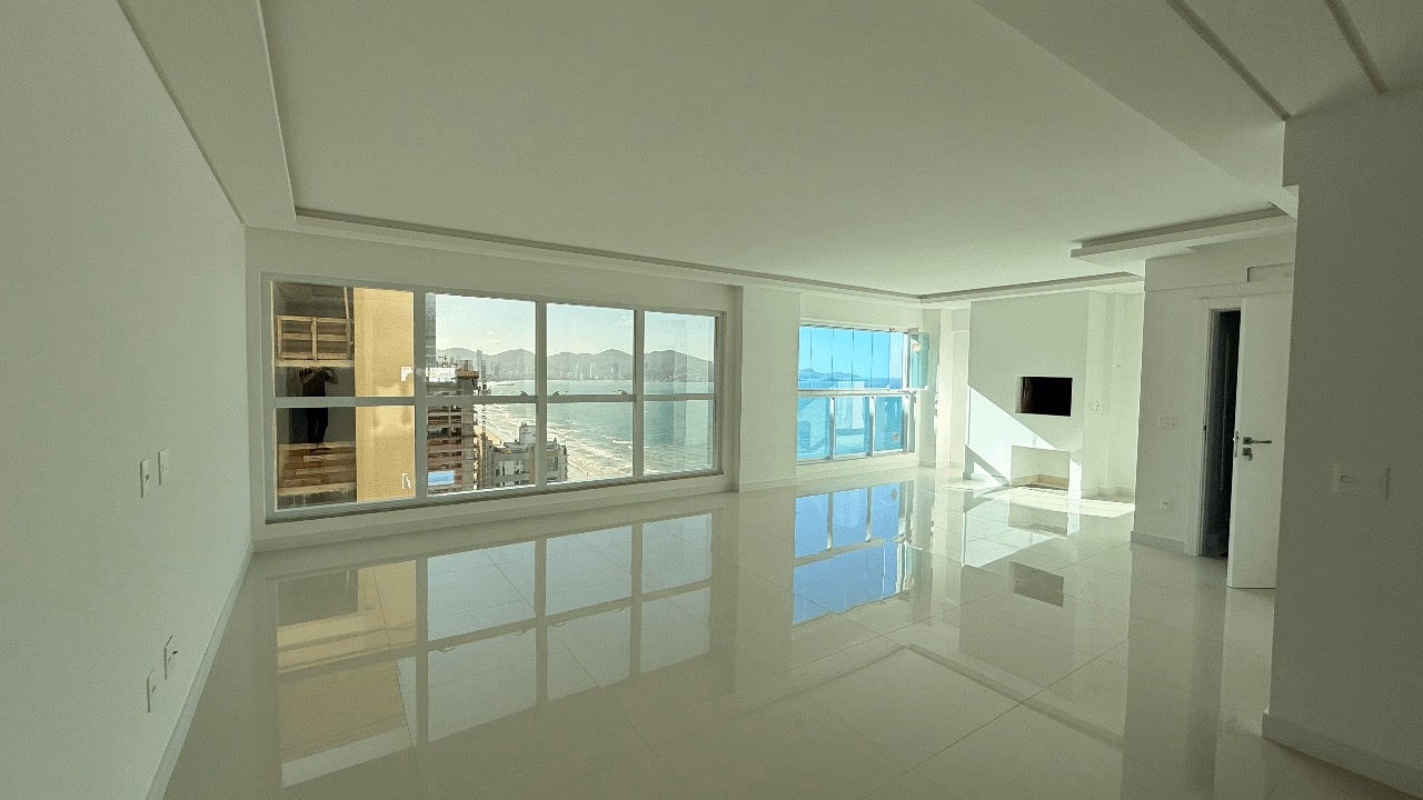 Apartamento 4 suítes em Meia Praia — Meia Praia, Itapema