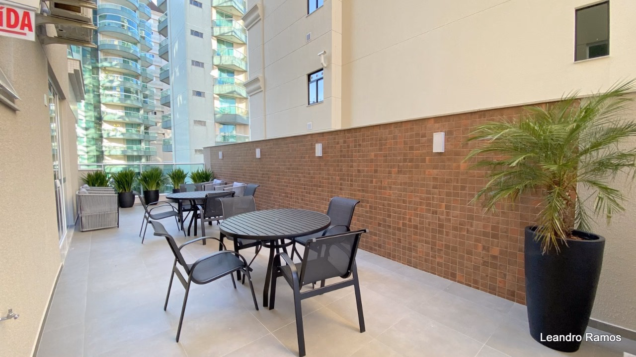 Residencial Porto Vila a venda em Meia Praia (11)