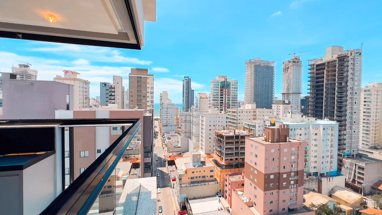 Apartamento 3 suítes em Meia Praia — Meia Praia