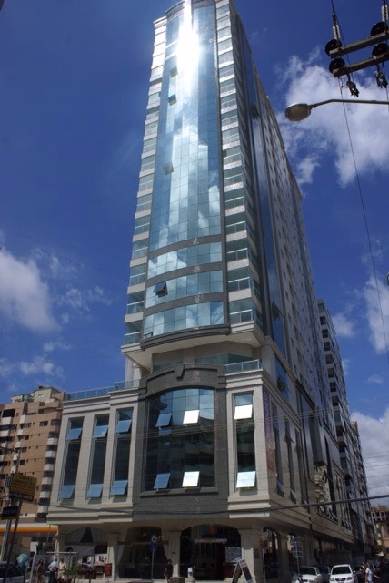 Premier Tower — Meia Praia