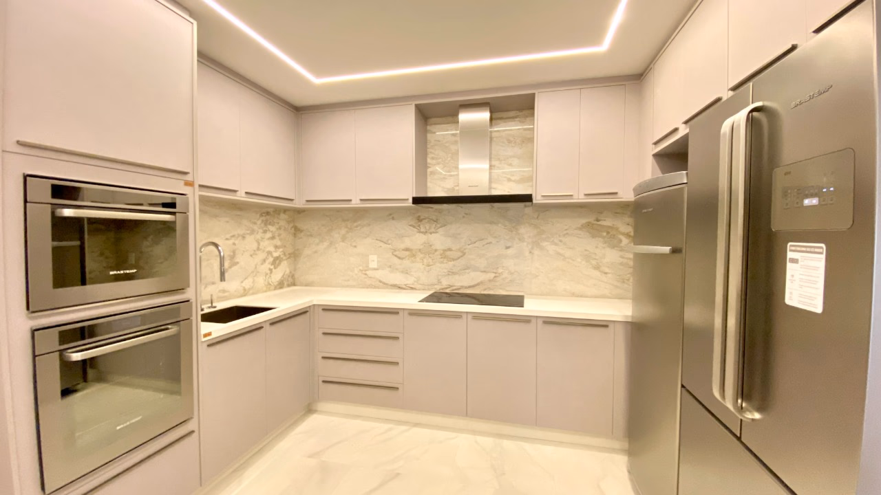 Apartamento frente mar a venda na Meia Praia em Itapema-SC (51)
