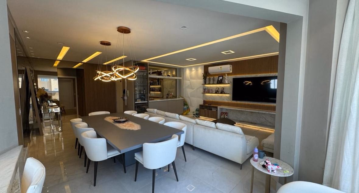 Apartamento 4 suítes em Meia Praia — Meia Praia, Itapema