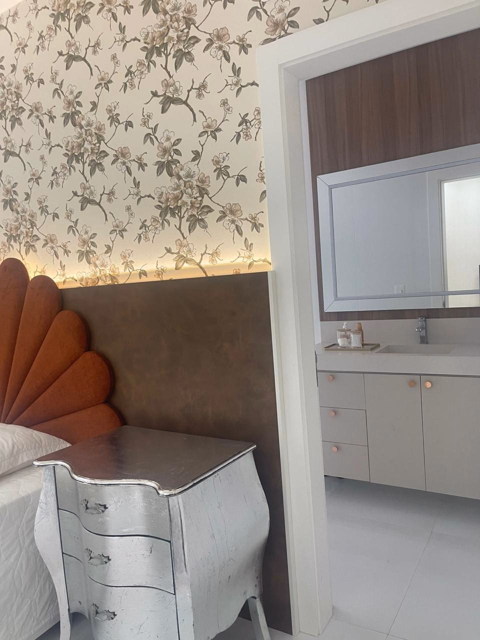 Apartamento 4 suítes em Meia Praia — Meia Praia, Itapema