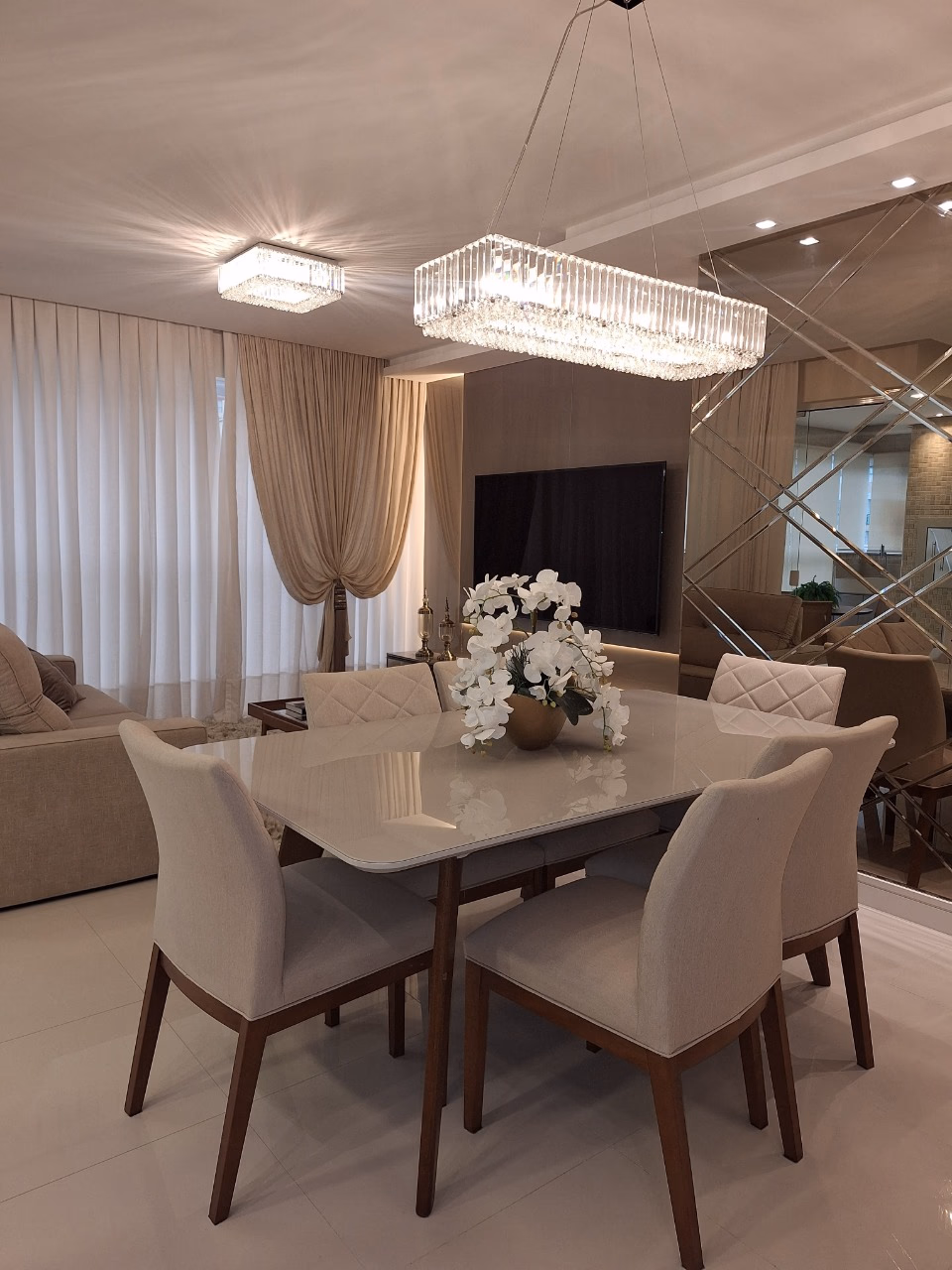 Apartamento 3 suítes em Meia Praia — Meia Praia, Itapema