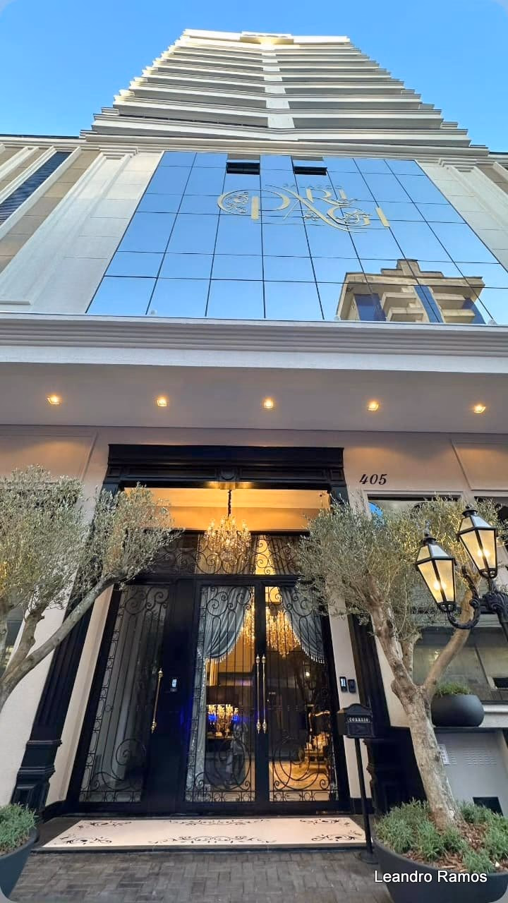 Palazzo Parigi Residencial — Meia Praia