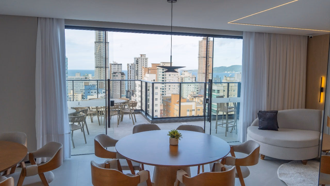 Apartamento 3 suítes em Meia Praia — Meia Praia, Itapema