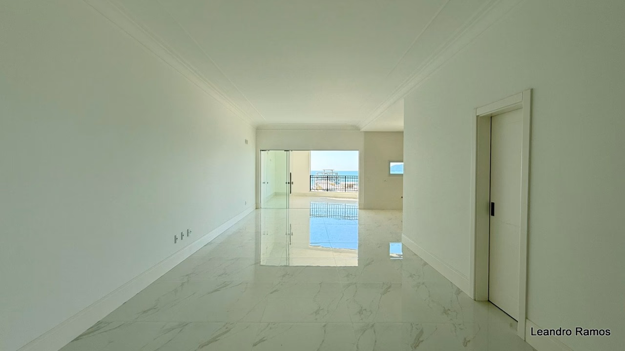 Apartamento 4 suítes em Meia Praia — Meia Praia, Itapema