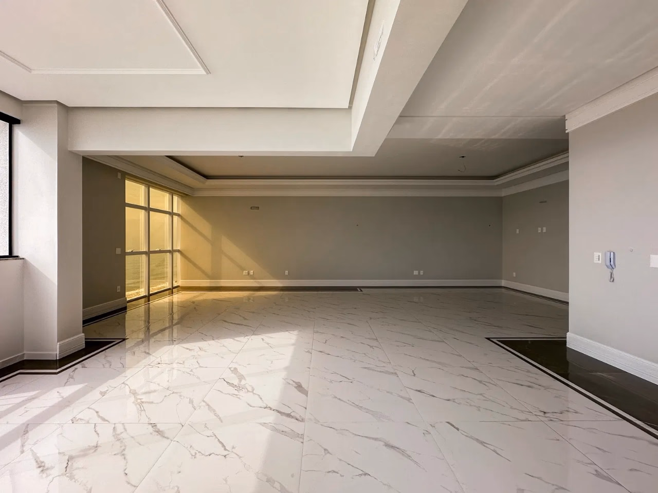 Apartamento 4 suítes em Meia Praia — Meia Praia, Itapema