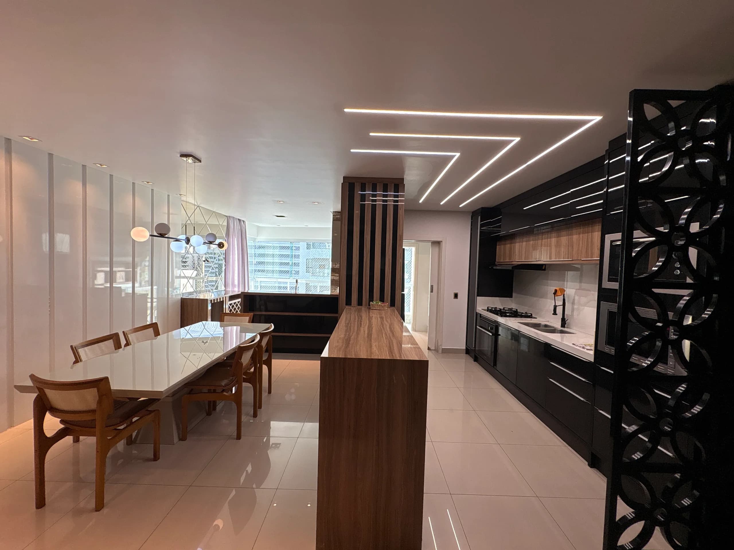 Apartamento 3 suítes em Meia Praia — Meia Praia, Itapema