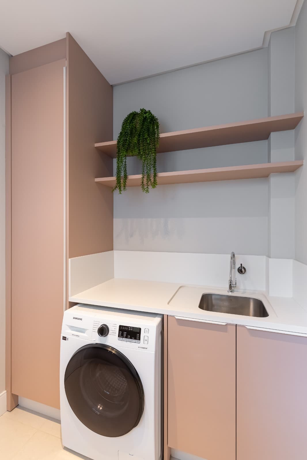 Apartamento 4 suítes em Meia Praia — Meia Praia, Itapema