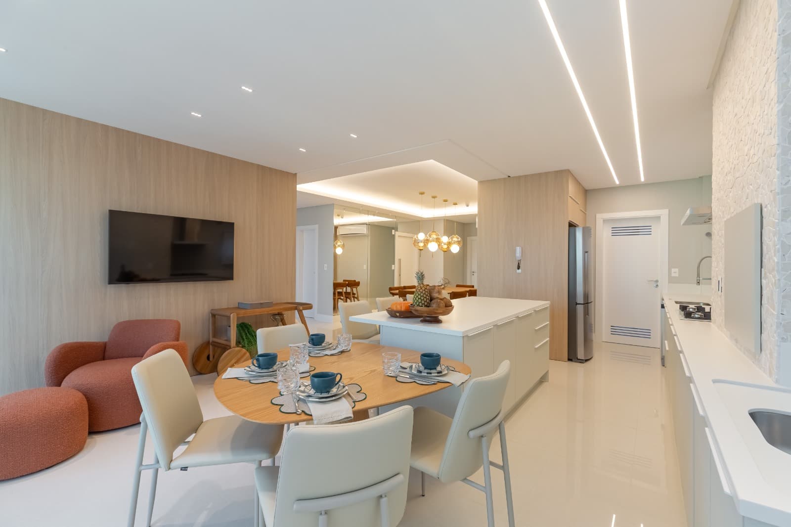 Apartamento 4 suítes em Meia Praia — Meia Praia, Itapema
