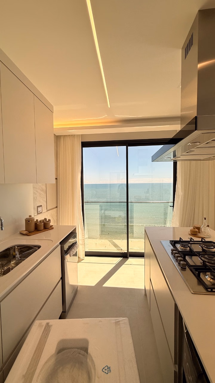 Apartamento 3 suítes em Meia Praia — Meia Praia, Itapema
