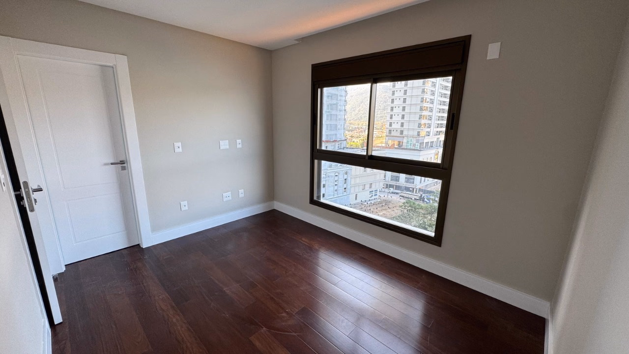 Apartamento 4 suítes em Centro — Centro, Itapema