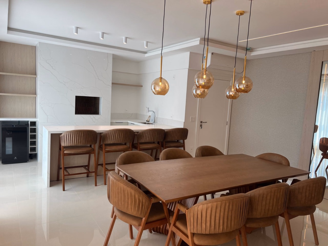 Apartamento 4 suítes em Meia Praia — Meia Praia, Itapema