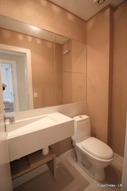 Apartamento 3 suítes em Meia Praia — Meia Praia, Itapema